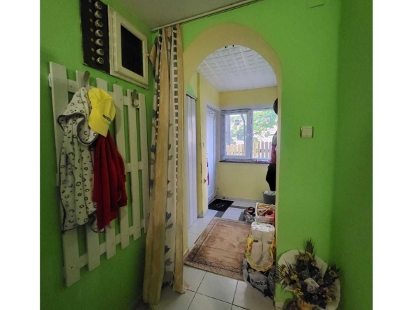 Етаж от къща в Добрич, Промишлена зона - Север - 60 кв.м за 549 €/кв.м - Снимка #1