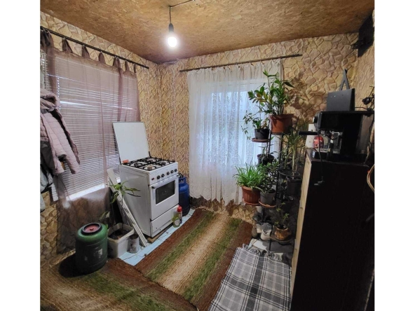 Къща в с. Преселенци, Област Добрич - 82 кв.м за 16 €/кв.м - Снимка #1