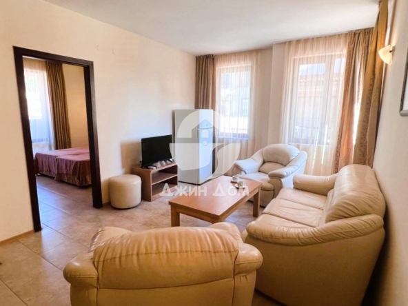 Тристаен апартамент в к.к. Слънчев бряг - 76 кв.м за 994 €/кв.м - Снимка #1