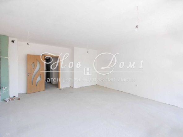 Тристаен апартамент в Варна, Левски - 86 кв.м за 1525 €/кв.м - Снимка #1