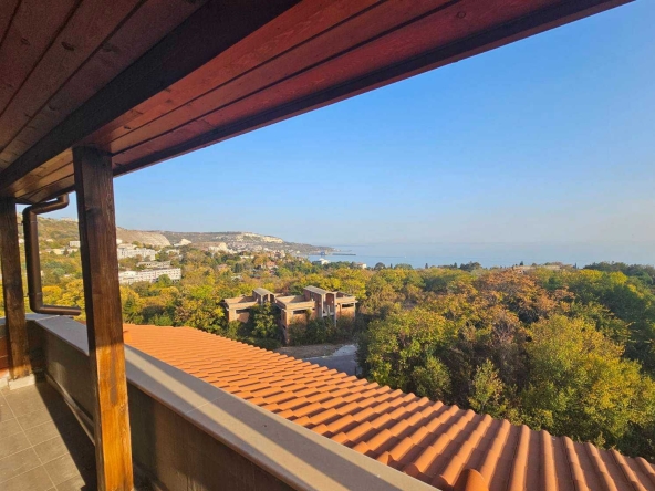 Четиристаен апартамент в Балчик - 210 кв.м за 681 €/кв.м - Снимка #1