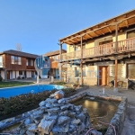 Къща в с. Гостилица, Област Габрово - 425 кв.м за 424 €/кв.м - Снимка #1