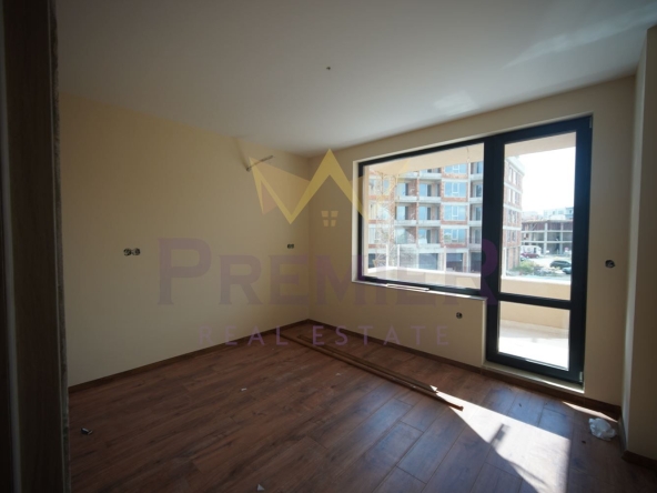 Двустаен апартамент в Поморие - 70 кв.м за 1464 €/кв.м - Снимка #1