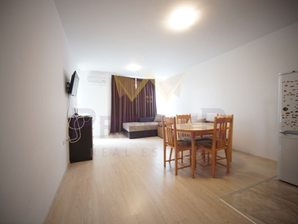 Двустаен апартамент в Поморие - 70 кв.м за 991 €/кв.м - Снимка #1
