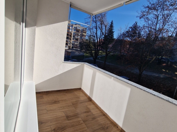 Тристаен апартамент в Разград, Житница - 76 кв.м за 1094 €/кв.м - Снимка #1