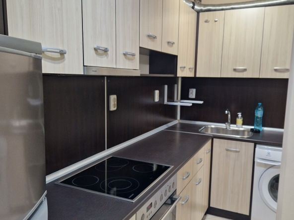 Четиристаен апартамент в Шумен, Херсон - 92 кв.м за 1719 €/кв.м - Снимка #1