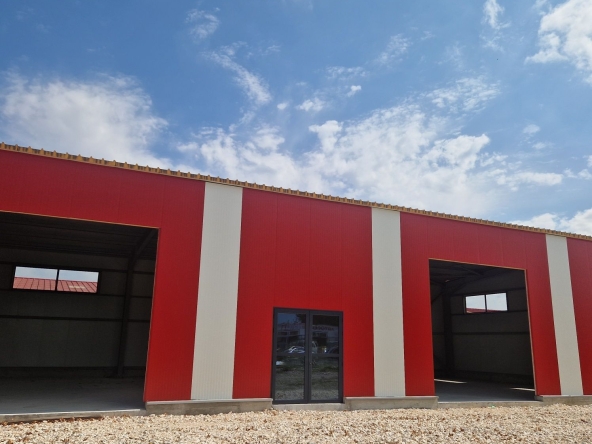 Дава се под наем Склад в с. Катуница, Област Пловдив - 4750 кв.м за 510 € - Снимка #1