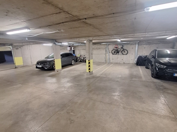 Дава се под наем Гараж / Паркомясто в София, Овча купел 2 - 18 кв.м за 155 € - Снимка #1