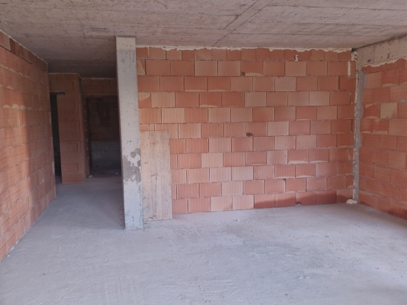 Тристаен апартамент в с. Левски, Област Варна - 98 кв.м за 1531 €/кв.м - Снимка #1