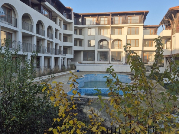 Тристаен апартамент в с. Кошарица, Област Бургас - 74 кв.м за 332 €/кв.м - Снимка #1