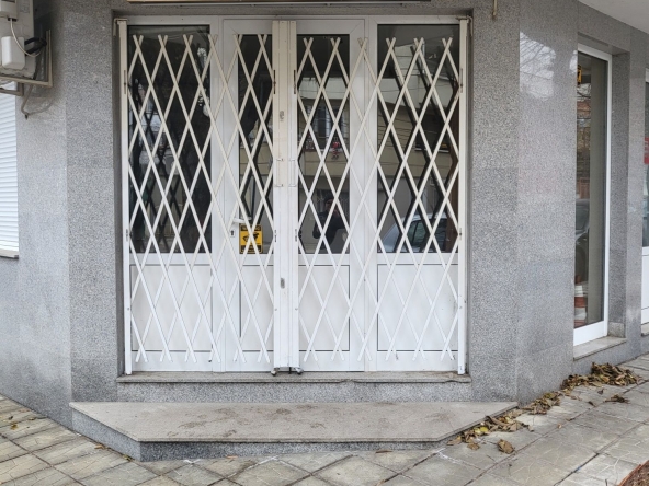 Дава се под наем Магазин в Русе, Широк център - 20 кв.м за 153 € - Снимка #1