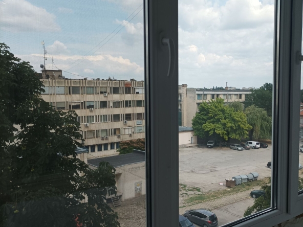 Дава се под наем Двустаен апартамент в Велико Търново, Акация - 70 кв.м за 178.5 € - Снимка #1