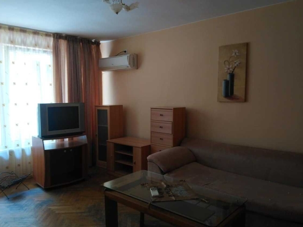 Дава се под наем Тристаен апартамент в Пловдив, Център - 90 кв.м за 326.4 € - Снимка #1