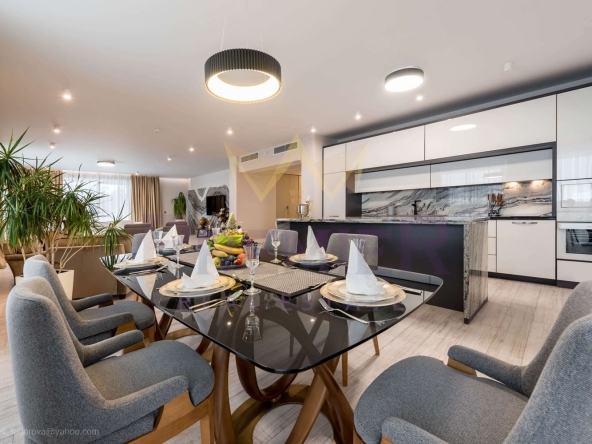 Двустаен апартамент в к.к. Слънчев ден - 156 кв.м за 2747 €/кв.м - Снимка #1