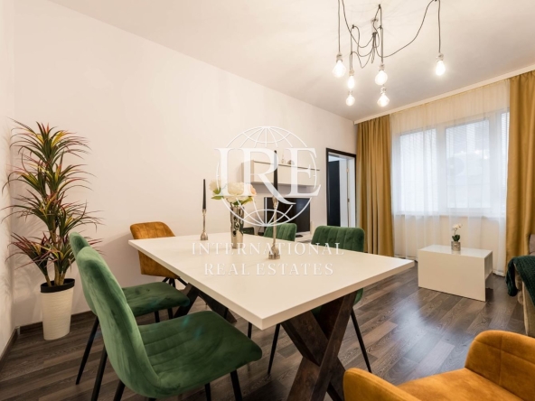 Дава се под наем Тристаен апартамент в Варна, Център - 82 кв.м за 747.66 € - Снимка #1