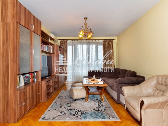 Четиристаен апартамент в Шумен, Добруджански - 95 кв.м за 800 €/кв.м - Снимка #1