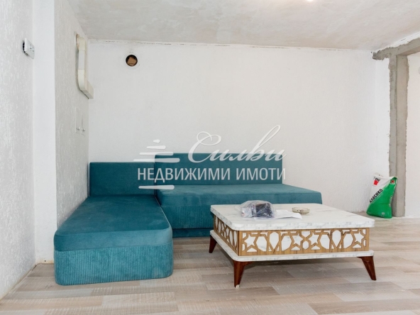 Етаж от къща в Шумен, Тракия - 51 кв.м за 660 €/кв.м - Снимка #1
