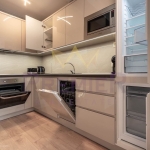 Дава се под наем Тристаен апартамент в Варна, Гръцка махала - 100 кв.м за 1500 € - Снимка #1