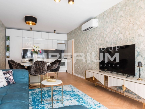 Дава се под наем Тристаен апартамент в Варна, Централна поща - 100 кв.м за 1000 € - Снимка #1