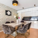 Дава се под наем Тристаен апартамент в Варна, Център - 100 кв.м за 1000 € - Снимка #1