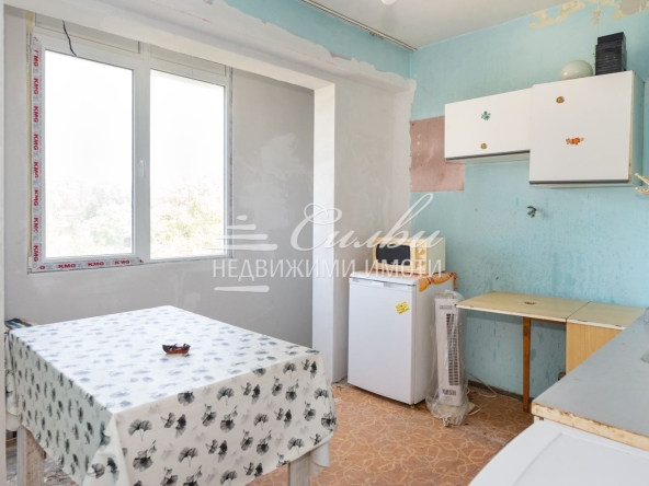 Тристаен апартамент в Шумен, Тракия - 78 кв.м за 1282 €/кв.м - Снимка #1