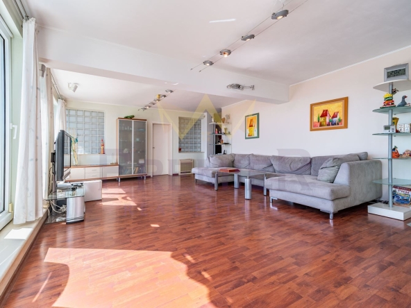 Многостаен апартамент в Варна, Бриз - 254 кв.м за 1414 €/кв.м - Снимка #1