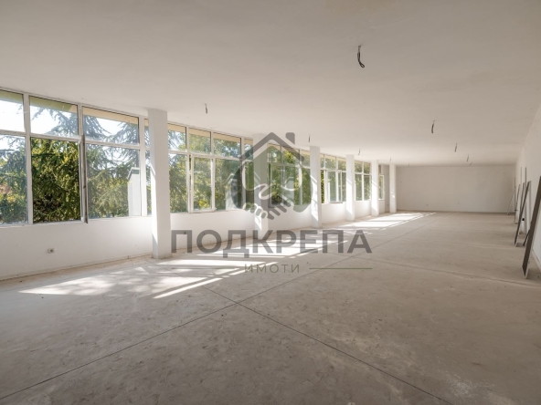 Промишлена сграда в с. Главиница, Област Пазарджик - 774 кв.м за 157 €/кв.м - Снимка #1