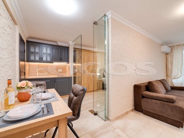 Двустаен апартамент в Варна, Гръцка махала - 42 кв.м за 4643 €/кв.м - Снимка #1