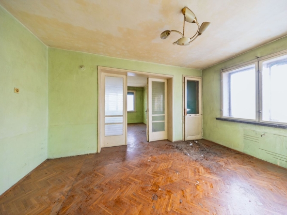 Тристаен апартамент в Плевен, Идеален център - 91 кв.м за 645 €/кв.м - Снимка #1