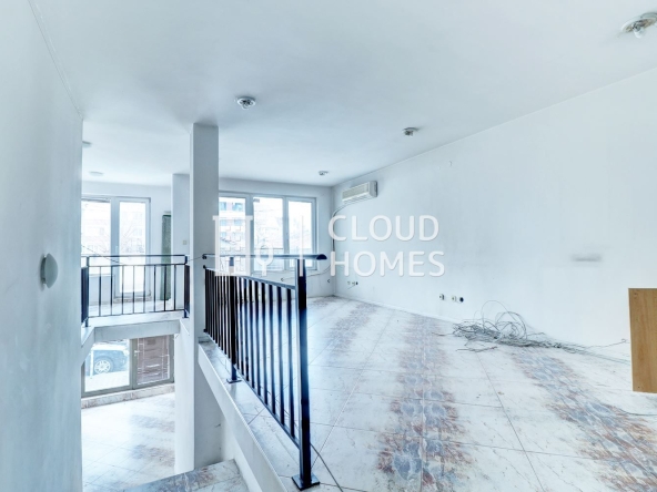 Дава се под наем Офис в София, Център - 147 кв.м за 800 € - Снимка #1