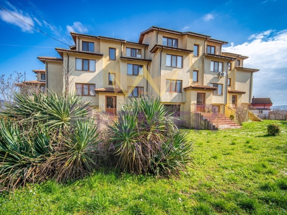 Тристаен апартамент в с. Рогачево, Област Добрич - 70 кв.м за 601 €/кв.м - Снимка #1