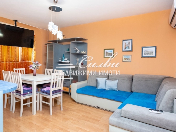 Дава се под наем Тристаен апартамент в Шумен, Център - 76 кв.м за 398.82 € - Снимка #1