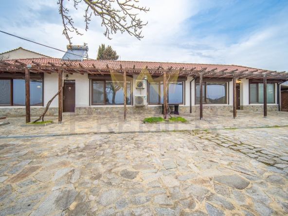 Къща в Балчик - 140 кв.м за 1093 €/кв.м - Снимка #1