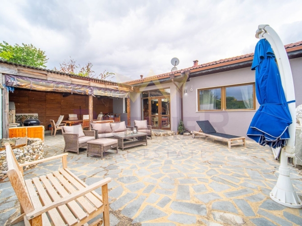 Къща в Варна, Изгрев - 180 кв.м за 1131 €/кв.м - Снимка #1