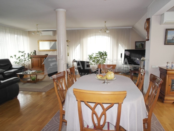 Четиристаен апартамент в София, Изток - 267 кв.м за 2735 €/кв.м - Снимка #1