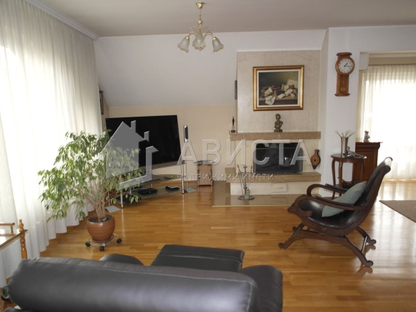 Мезонет в София, Изток - 267 кв.м за 2735 €/кв.м - Снимка #1