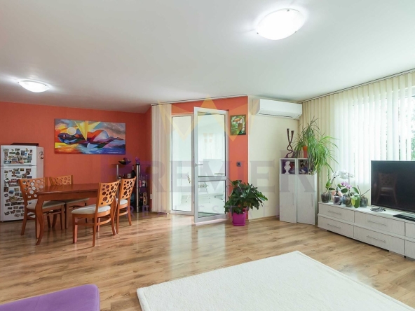 Тристаен апартамент в Варна, Виница - 116 кв.м за 1604 €/кв.м - Снимка #1
