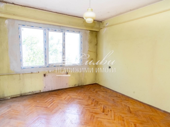 Тристаен апартамент в Шумен, Тракия - 78 кв.м за 915 €/кв.м - Снимка #1