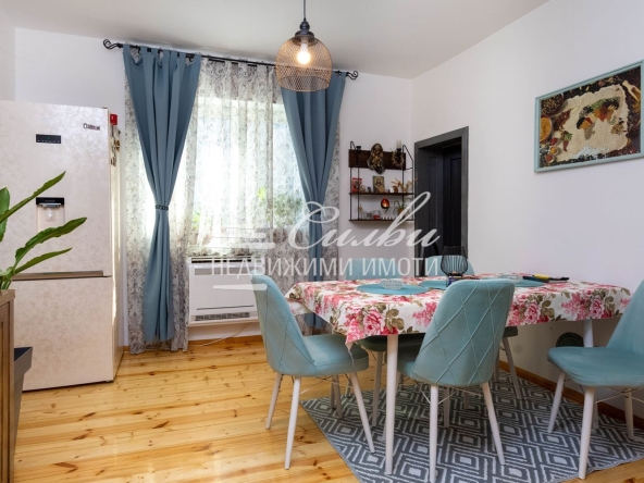 Етаж от къща в Шумен, Център - 137 кв.м за 1296 €/кв.м - Снимка #1