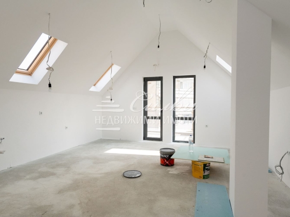 Тристаен апартамент в Шумен, Болницата - 114 кв.м за 1200 €/кв.м - Снимка #1