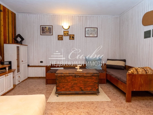 Етаж от къща в Шумен, Център - 153 кв.м за 1000 €/кв.м - Снимка #1