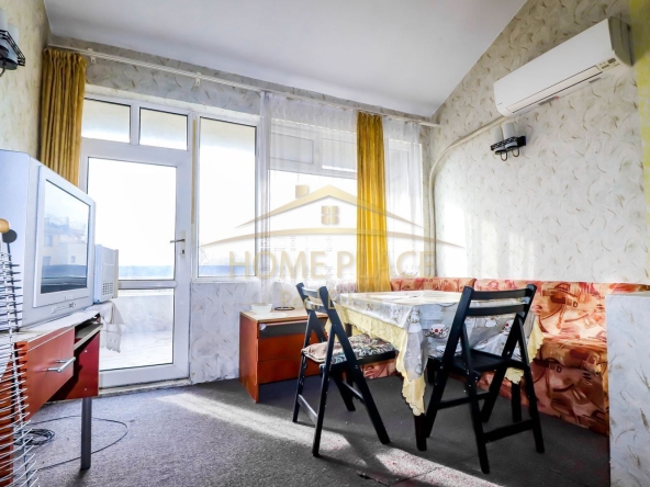 Дава се под наем Двустаен апартамент в Варна, м-т Траката - 50 кв.м за 188.7 € - Снимка #1