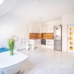 Двустаен апартамент в Варна, Център - 70 кв.м за 2642 €/кв.м - Снимка #1