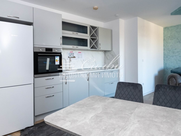 Тристаен апартамент в Шумен, Тракия - 100 кв.м за 1430 €/кв.м - Снимка #1