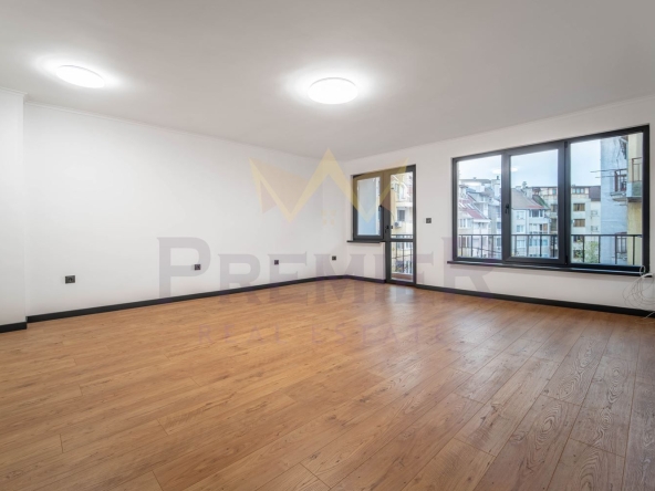 Едностаен апартамент в Варна, Окръжна болница - 57 кв.м за 2071 €/кв.м - Снимка #1