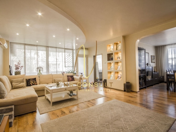 Многостаен апартамент в София, Изток - 200 кв.м за 2990 €/кв.м - Снимка #1