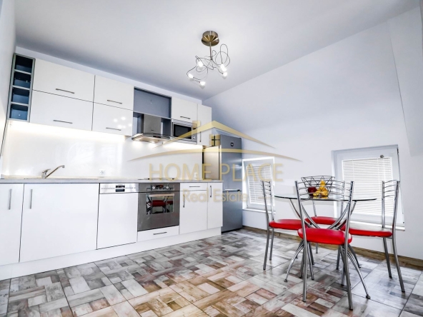 Дава се под наем Тристаен апартамент в Варна, Колхозен пазар - 72 кв.м за 510 € - Снимка #1