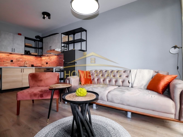 Дава се под наем Двустаен апартамент в Варна, Цветен квартал - 64 кв.м за 561 € - Снимка #1