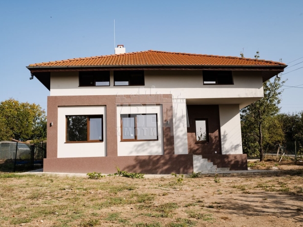 Къща в с. Здравец, Област Варна - 190 кв.м за 1132 €/кв.м - Снимка #1