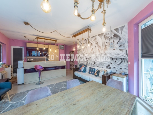 Четиристаен апартамент в Варна, Бриз - 100 кв.м за 3000 €/кв.м - Снимка #1